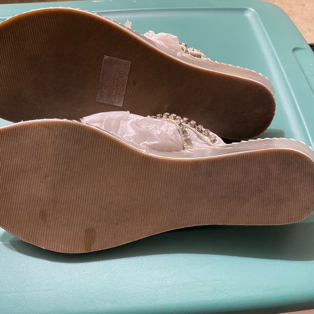 Sandals - Picture 7 of 8